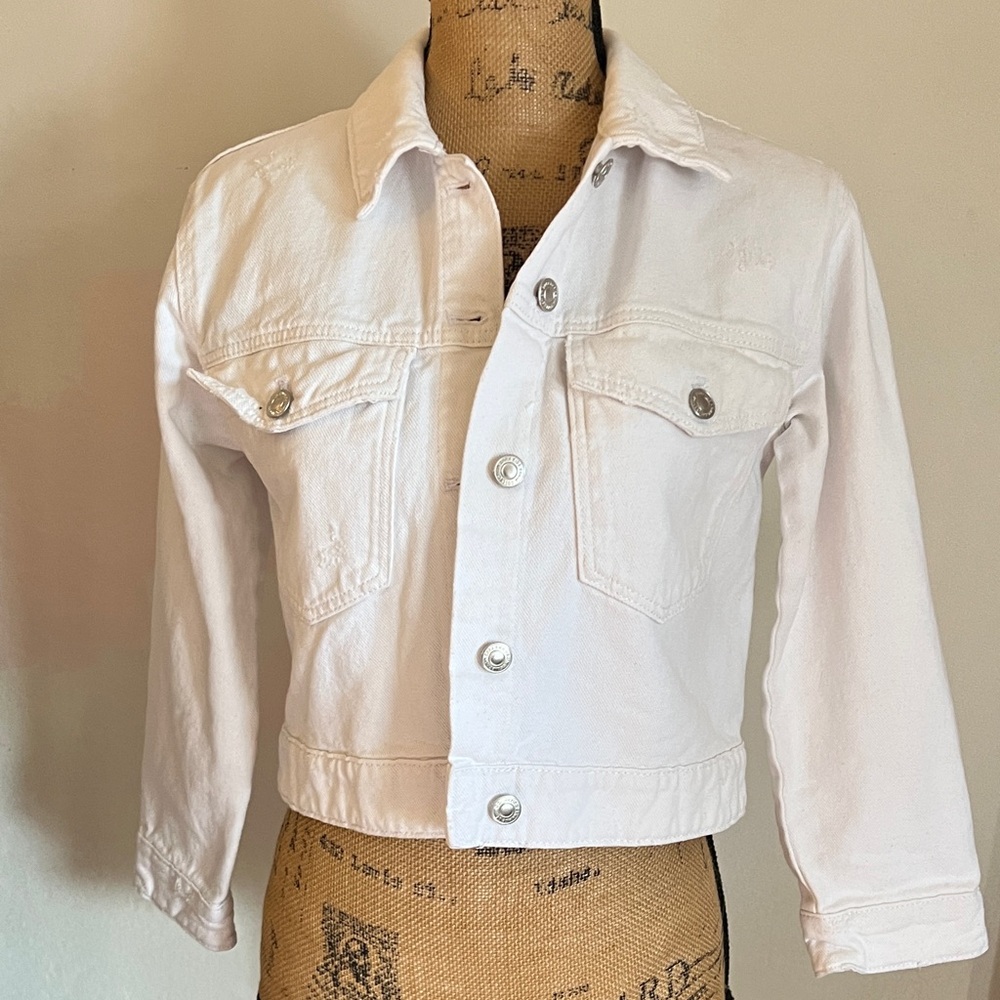 Zara Ivory Button-Up Cropped Jacket